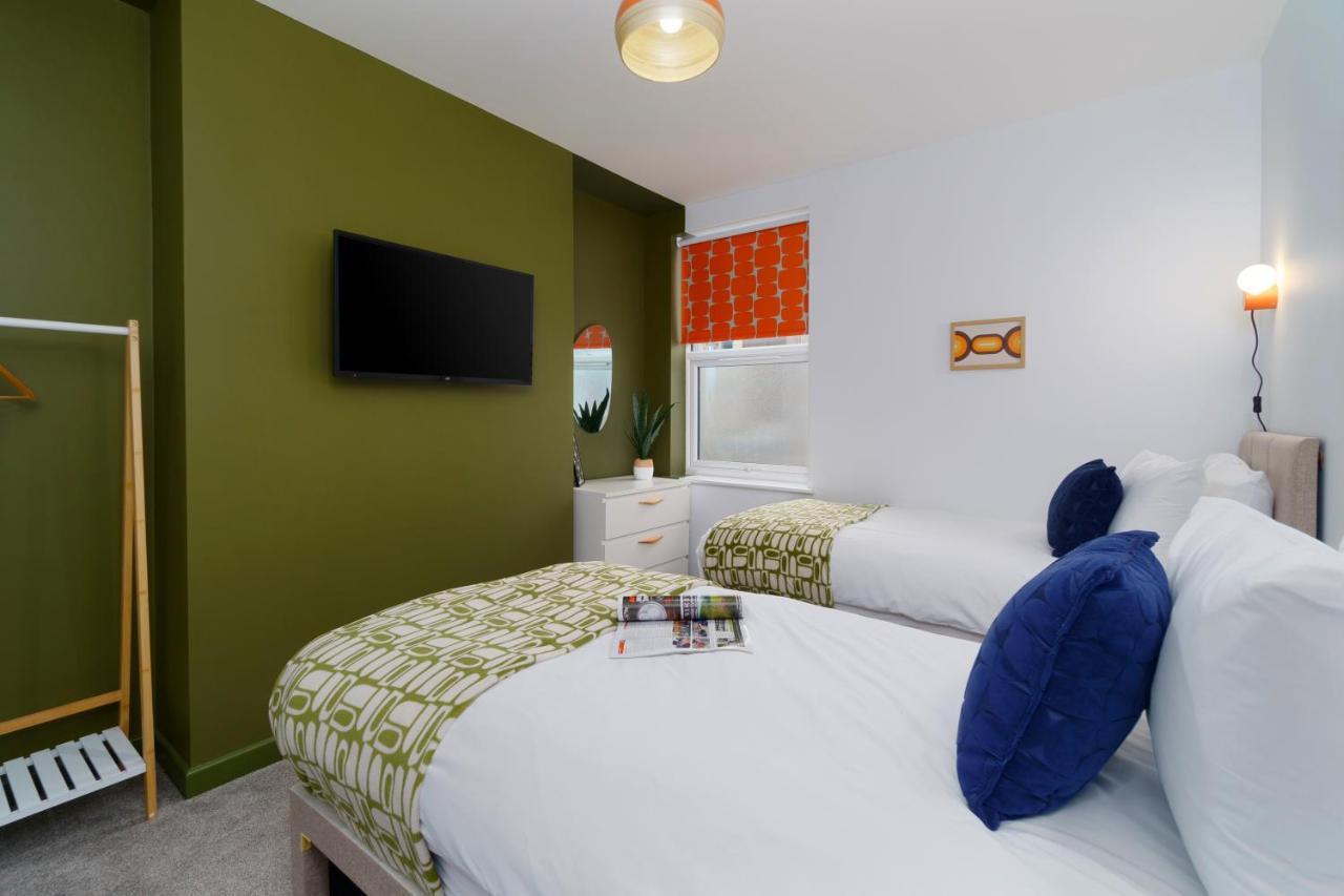 Apartment Two - Private Car Park, Comfortable And Well Equipped - By Ocean City Retreats Plymouth Exterior photo