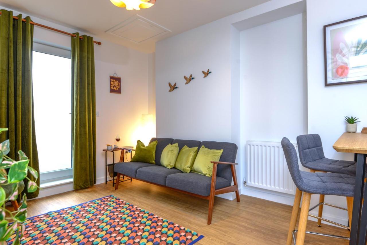 Apartment Two - Private Car Park, Comfortable And Well Equipped - By Ocean City Retreats Plymouth Exterior photo
