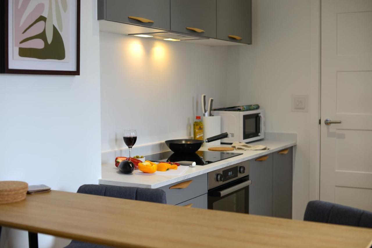Apartment Two - Private Car Park, Comfortable And Well Equipped - By Ocean City Retreats Plymouth Exterior photo